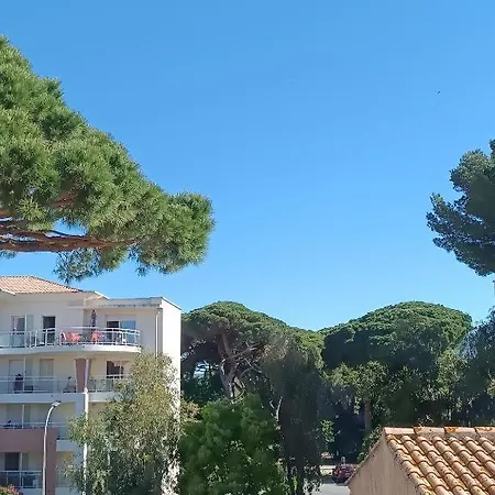 Au Calme, Climatise, Avec Parking, 2 Pas Des Plages, Le Port