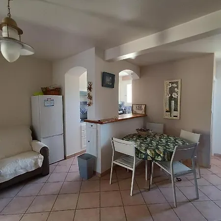 Au Calme, Climatise, Avec Parking, 2 Pas Des Plages, Le Port Apartment