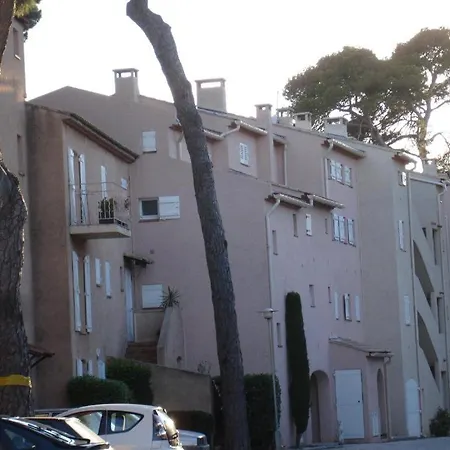 Au Calme, Climatise, Avec Parking, 2 Pas Des Plages, Le Port Apartment *