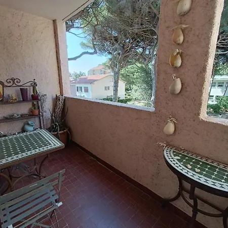 Au Calme, Climatise, Avec Parking, 2 Pas Des Plages, Le Port Apartment Hyeres