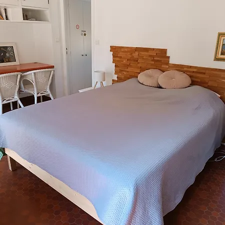 Apartment Au Calme, Climatise, Avec Parking, 2 Pas Des Plages, Le Port *